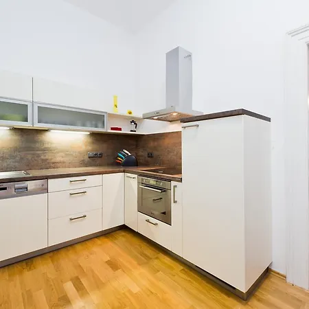 Apartment Modern Ve Smeckach 7 *