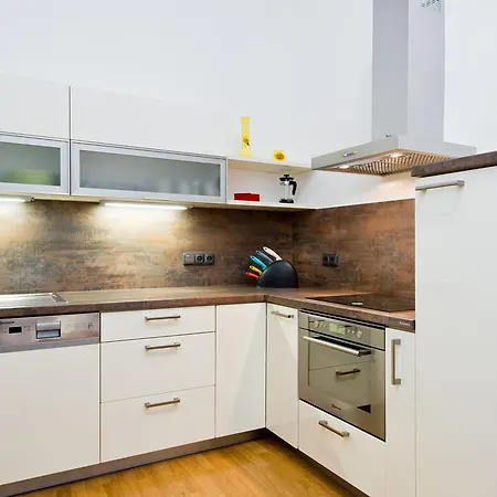 Modern Ve Smeckach 7 *